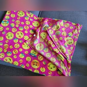 Happy Face Throw Blanket
